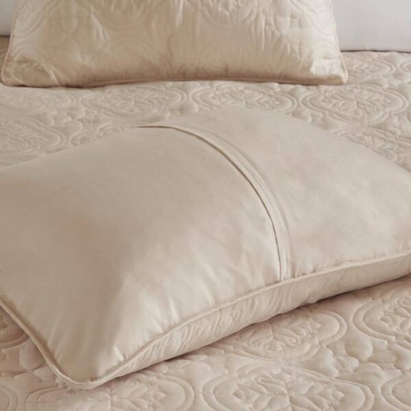 BRAND NEW 510 Design 3-Piece Taupe Quilted Bedspread Set – Full/Queen - Picture 2 of 5
